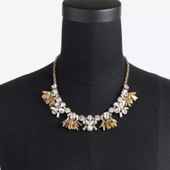 NWT J.Crew Crystal bouquet Statement Necklace - Picture 5 of 6